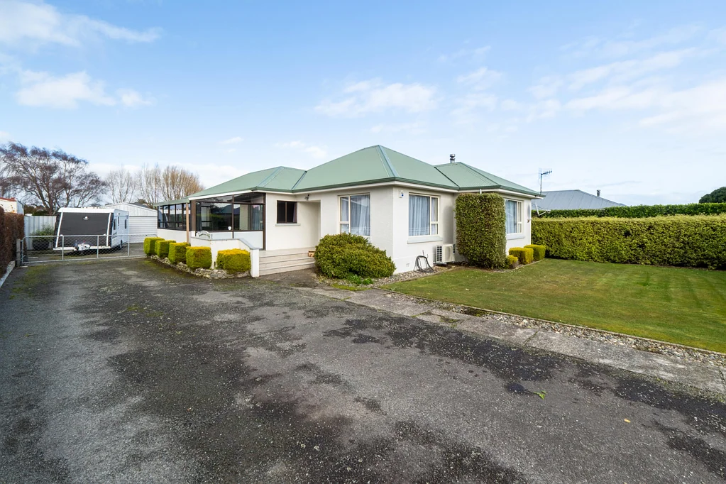 Newfield 3 Bedroom Warm, welcoming full of potential