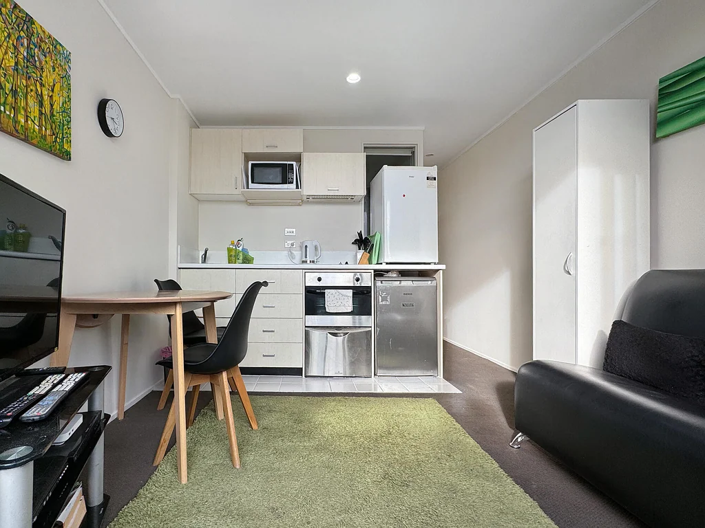 Harbour Views & City Convenience in Popular Zest Apartments