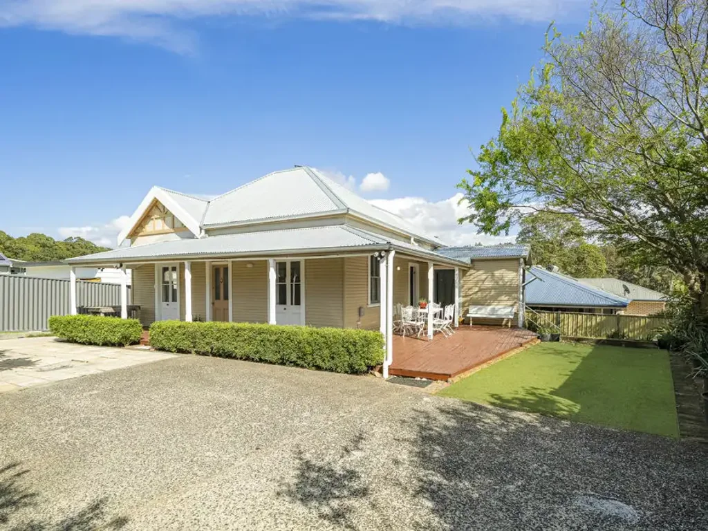 Coffs Harbour 3બેડરૂમ Historic Three-Bedroom Home with Coastal Charm...