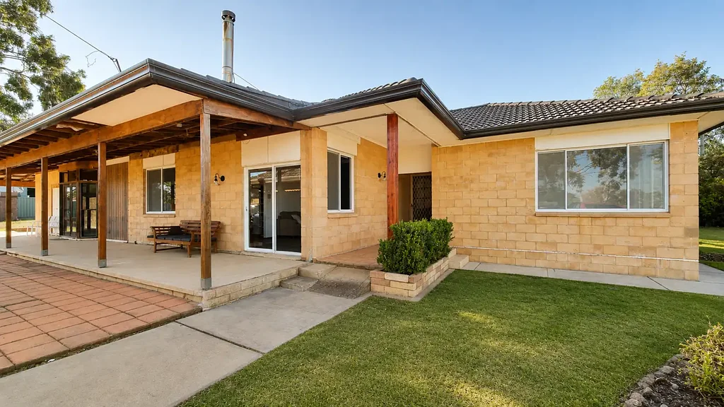 Spacious Family Home Just Minutes from Town