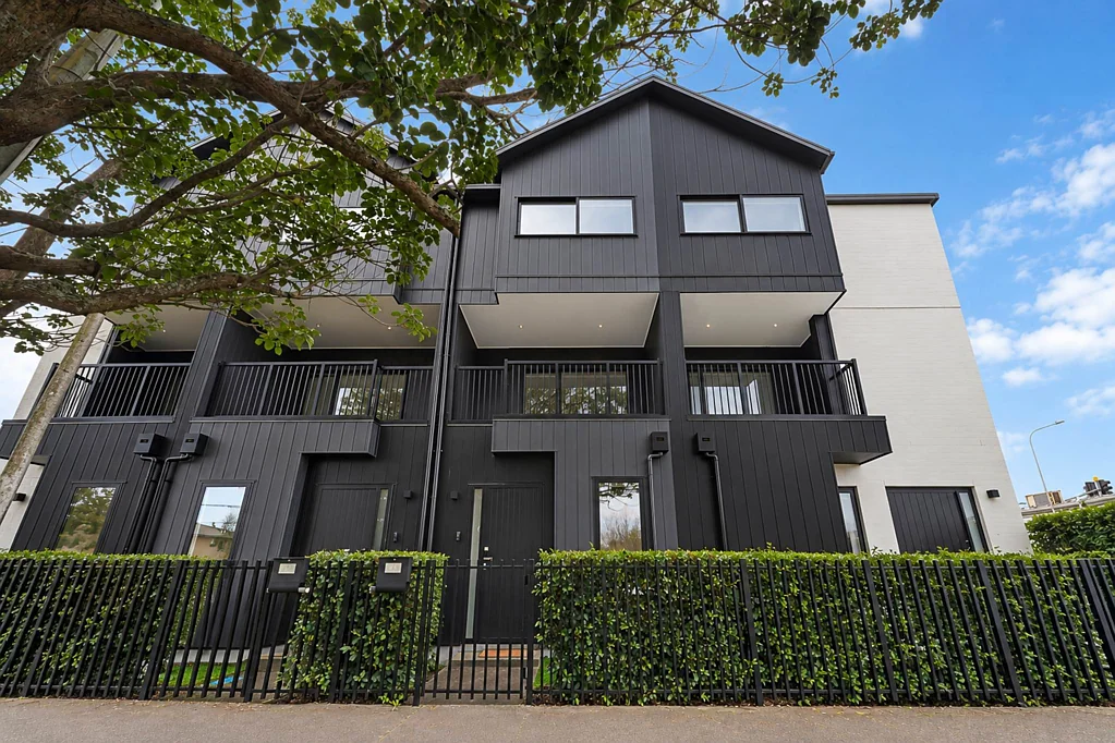 Epsom 2બેડરૂમ Double Grammar Prestige - Epsom