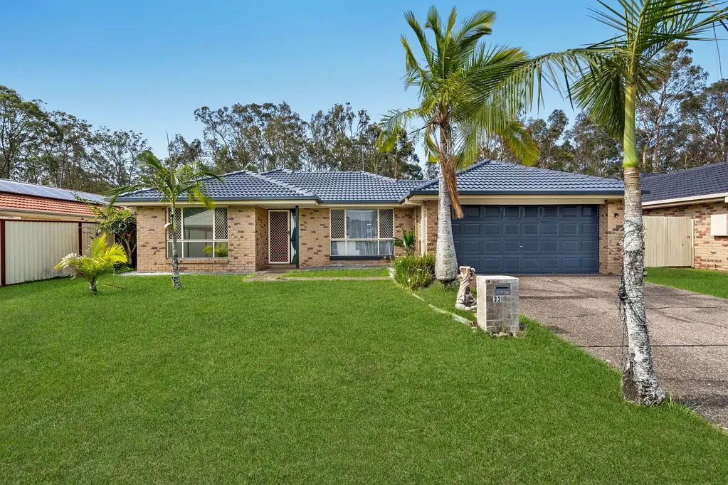 33 Lake Amaroo Court, Logan Reserve, QLD 4133