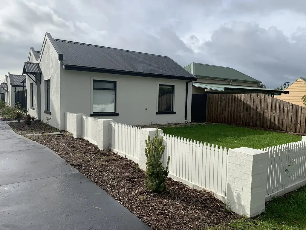 Immaculate unit in perfect location