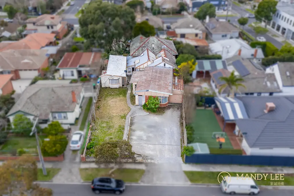 Box Hill South 9房 现金流稳定 130000年毛收入 大学TAFE环绕 多样户型配置 同一产权管理 交通购物便捷 重新开发潜力 Approx $130,000 Gross Return!