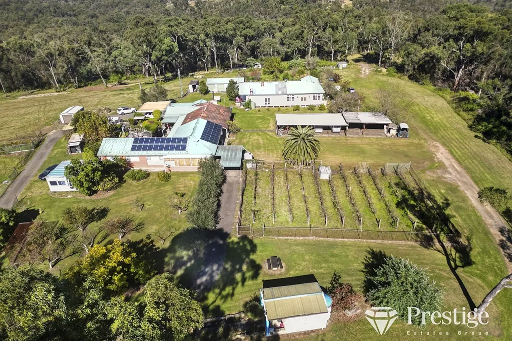 Kenthurst 9غرفة نوم Acreage Lifestyle with
Possibilities …. Unlimited potential