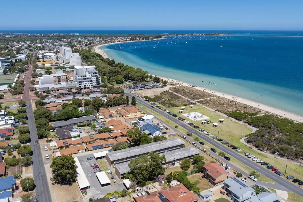 Rockingham 2 Bedroom Perfect Beach Location