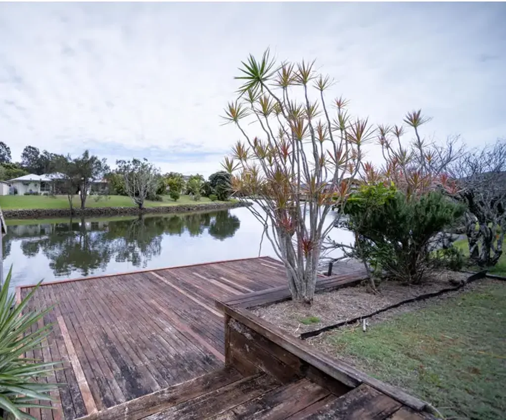 Waterfront Location - Tranquil, Tidal & Tidy