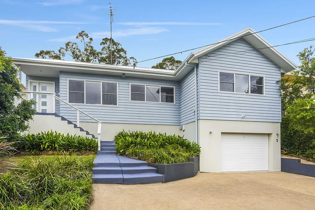 Jannali 4 Bedroom A charming family home with space & style.