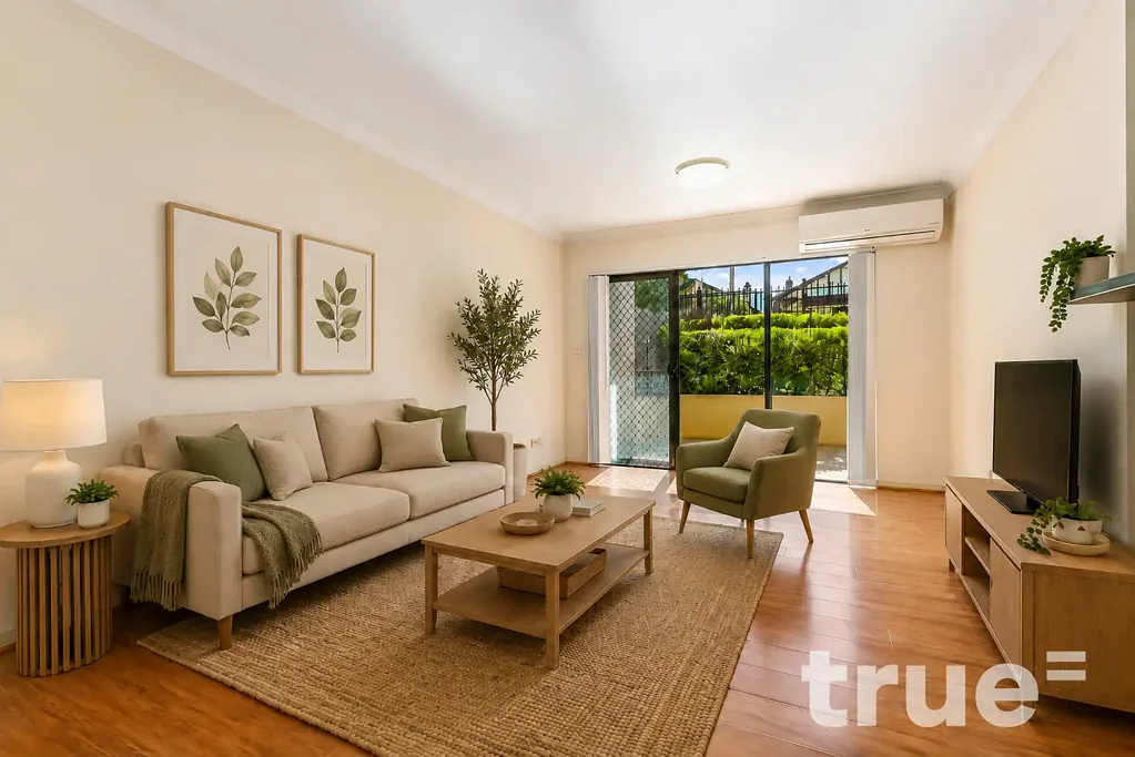 CONVENIENTLY LOCATED COURTYARD APARTMENT