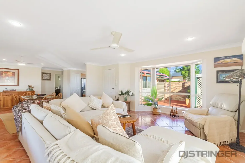 Banora Point 4chambre IMMACULATE FAMILY HOME - with scenic views'