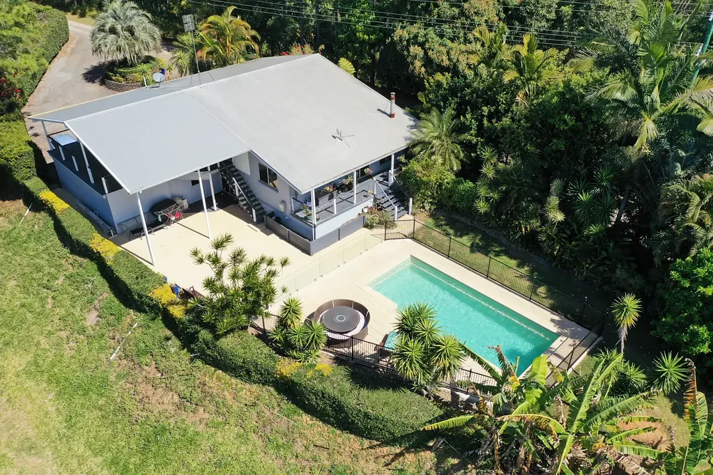 Hunchy 8房  Fantastic 8.81Ha Rural Retreat with 2 Separate Residences