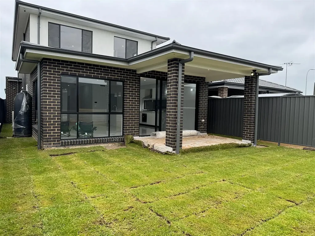 Modern 4 bed + Study room,  Double Story Home
