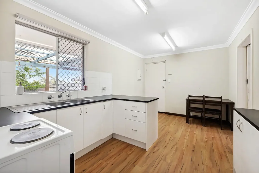 3x1 Bedroom Home in great location