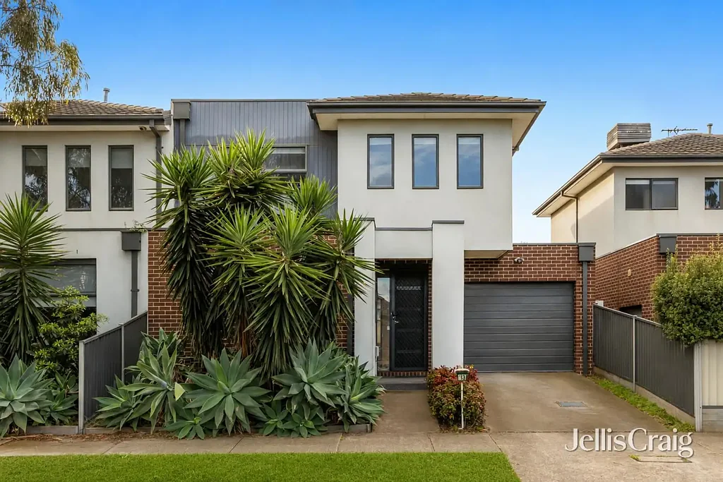Sunshine West 3 Bedroom Stylish Living in Sunshine West