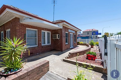 Cootamundra 1chambre Quality Commercial Property - Central Location