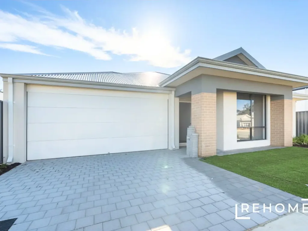 Brand New Luxury Family Home in Harrisdale High School Catchment