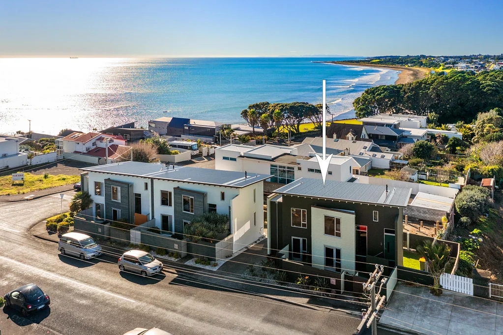 New Plymouth Central 3Kwarto STAND ALONE FREEHOLD, APARTMENT LIVING ,AN ENVIABLE POSITION