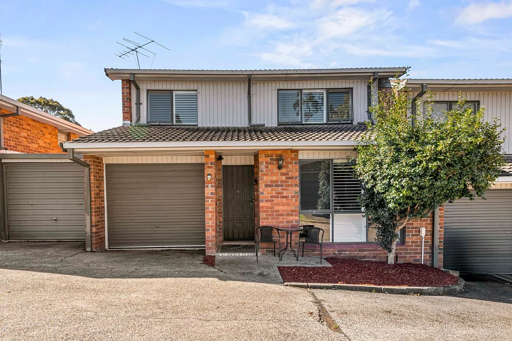 Condell Park 3Kwarto Stylish, Renovated Townhouse In The Heart Of Condell Park!