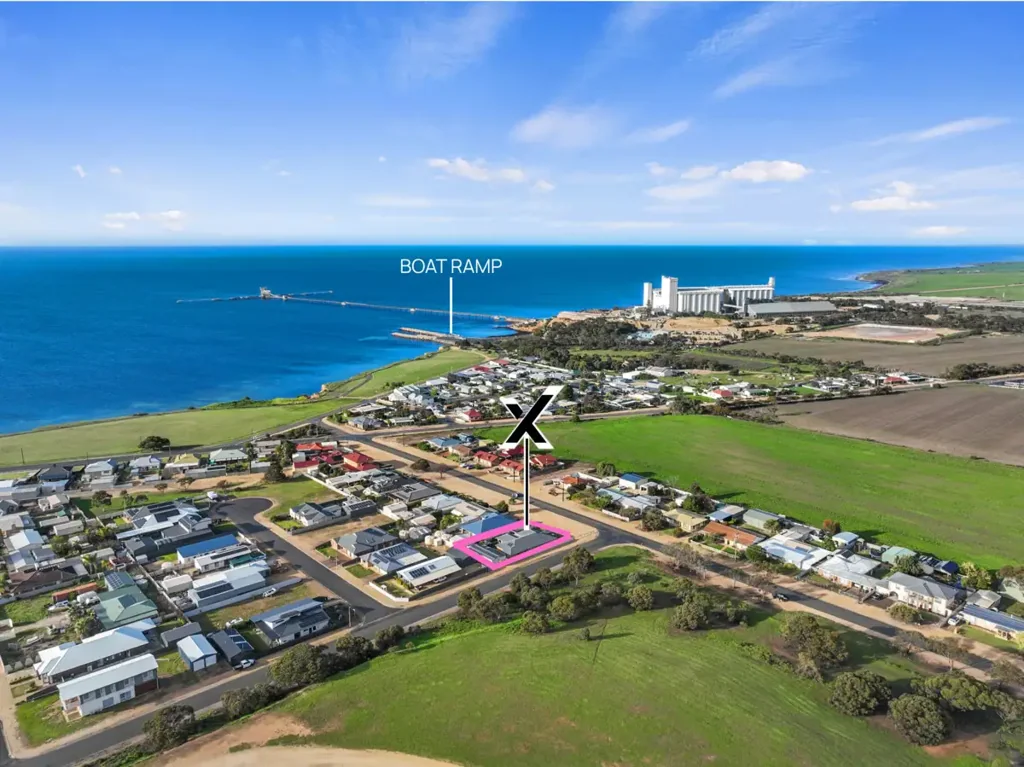 Ardrossan 3Habitaciones The Complete Coastal Package with Exceptional Shedding & Flexible Family Living