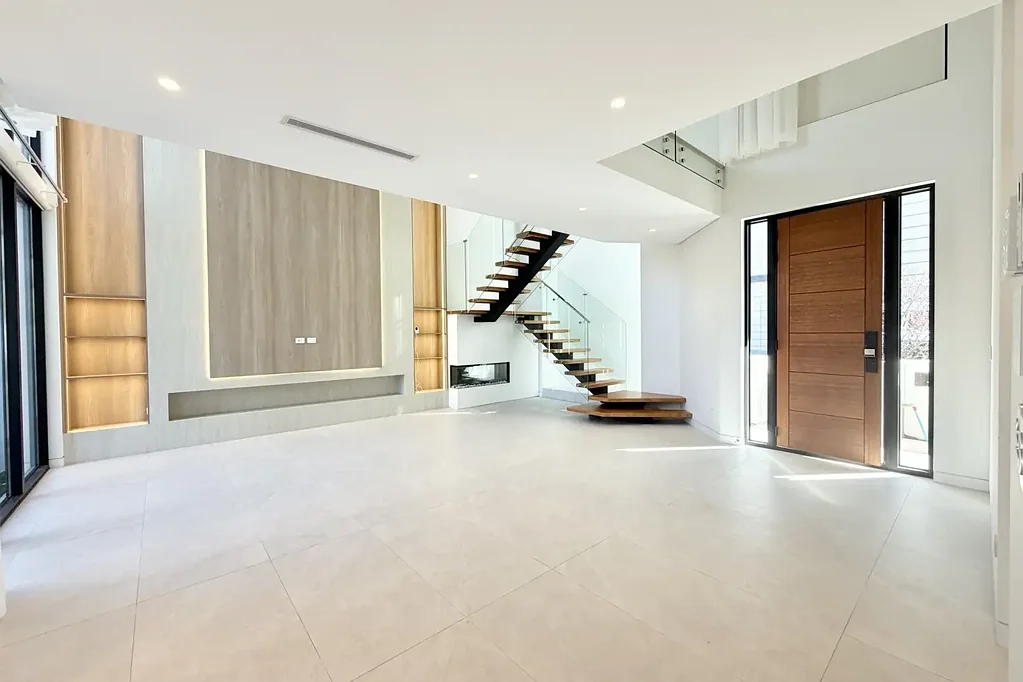 Contemporary Luxury, Exceptional Burwood Living