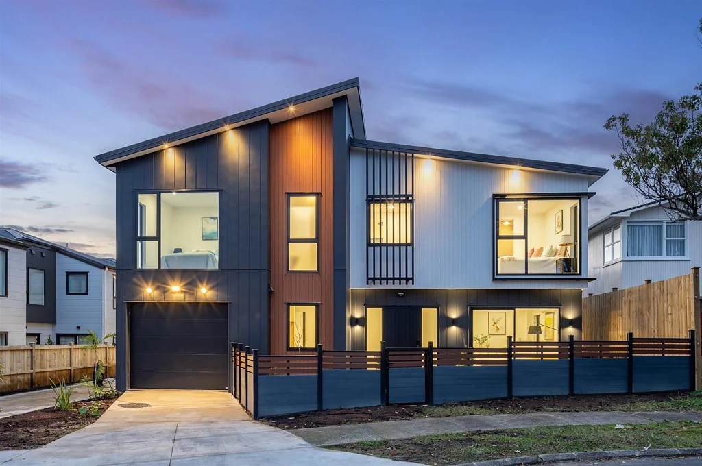 Botany Downs 4 Bedroom Botany Downs - Light-Filled Four-Bedroom Beauty