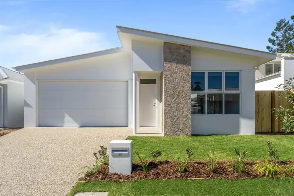 Chic Contemporary Living in the Prestigious Verde Estate