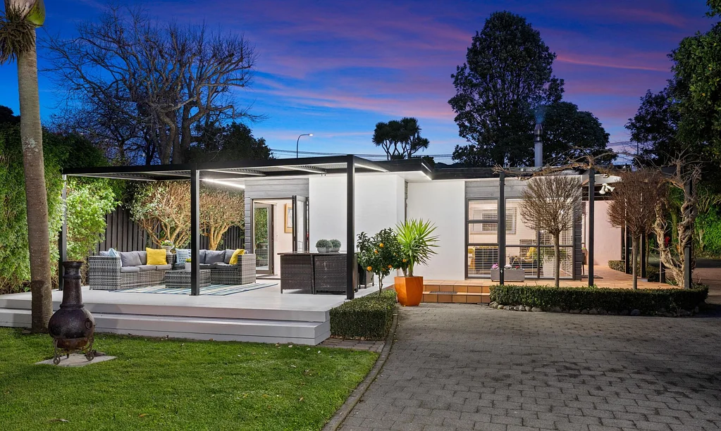 Waikanae 4房  Rendered Brick | Renovated & Private