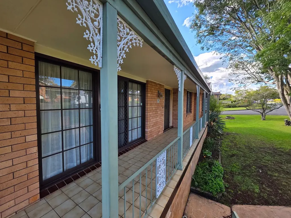 Comfort, Space & Scenic Outlooks in Taree West