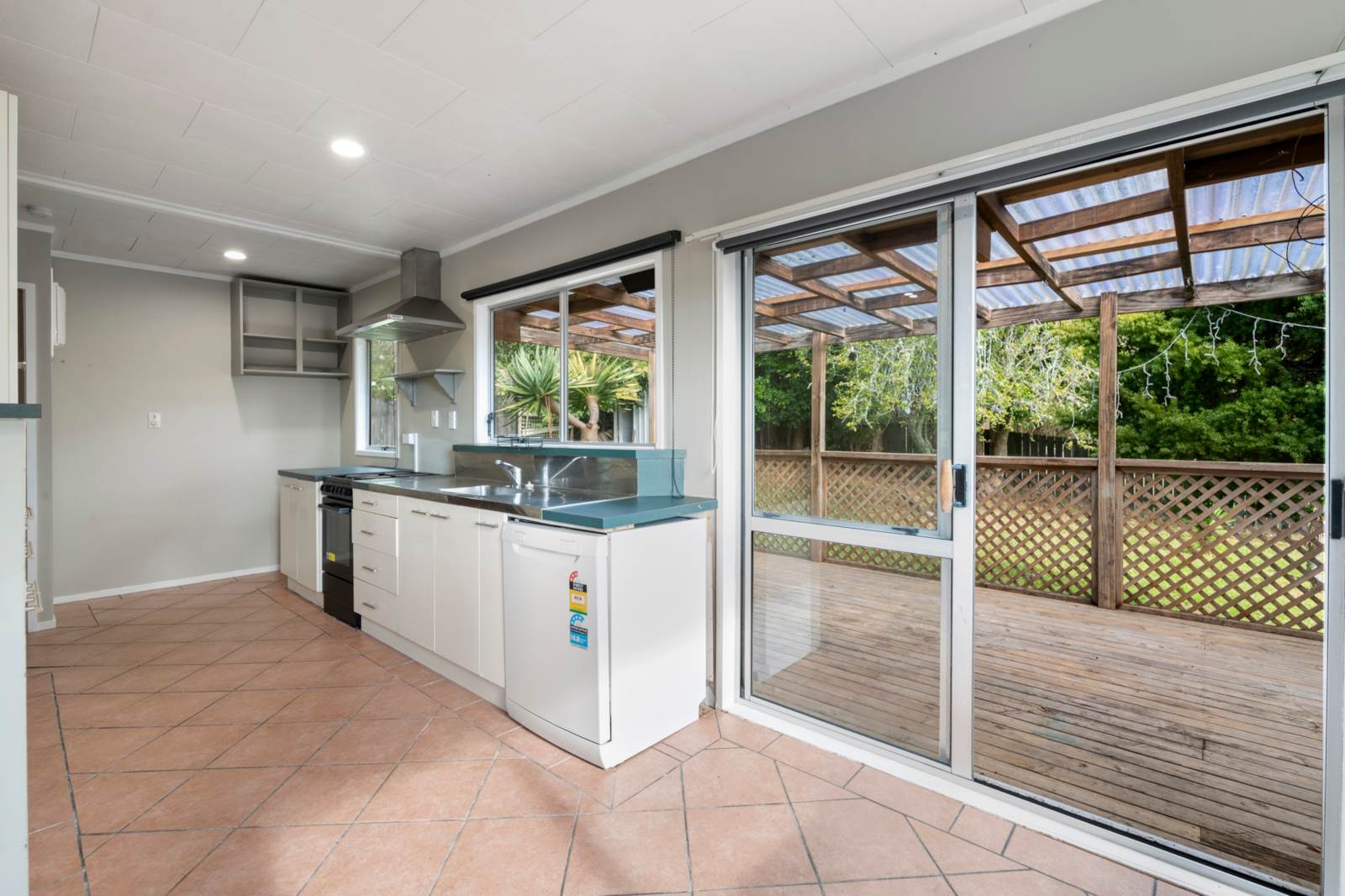 24 Meadowood Drive, Unsworth Heights, Auckland - North Shore, 3 Bedrooms, 1 Bathrooms, House