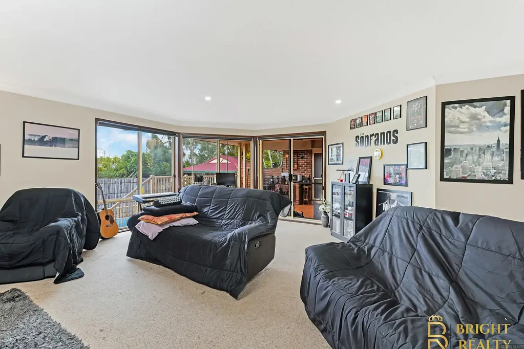 Narellan Vale 4Zimmer Auction or Sold Prior | Private Inspections Available