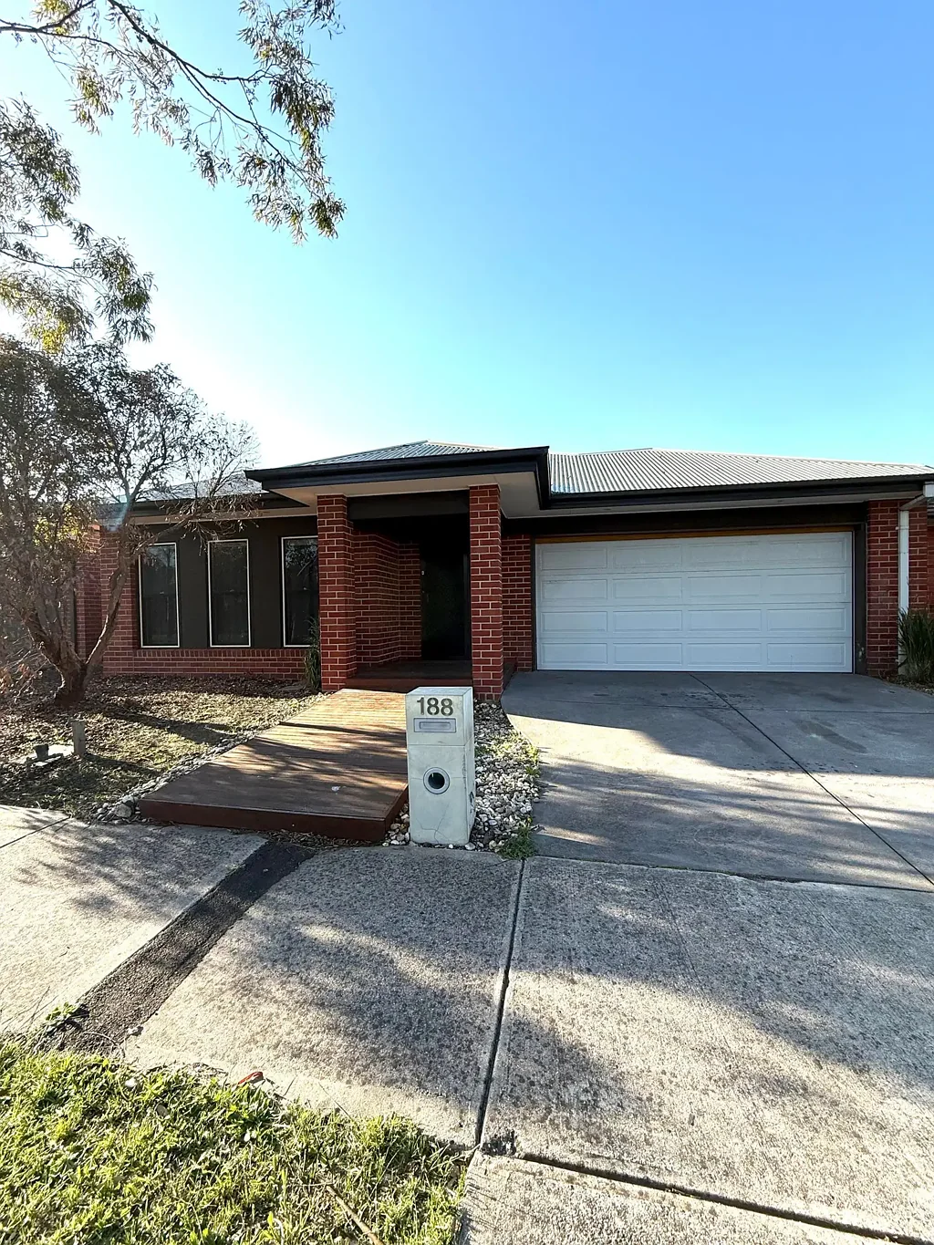 Four Bedroom Home walking distance to the Doreen Shopping Precinct