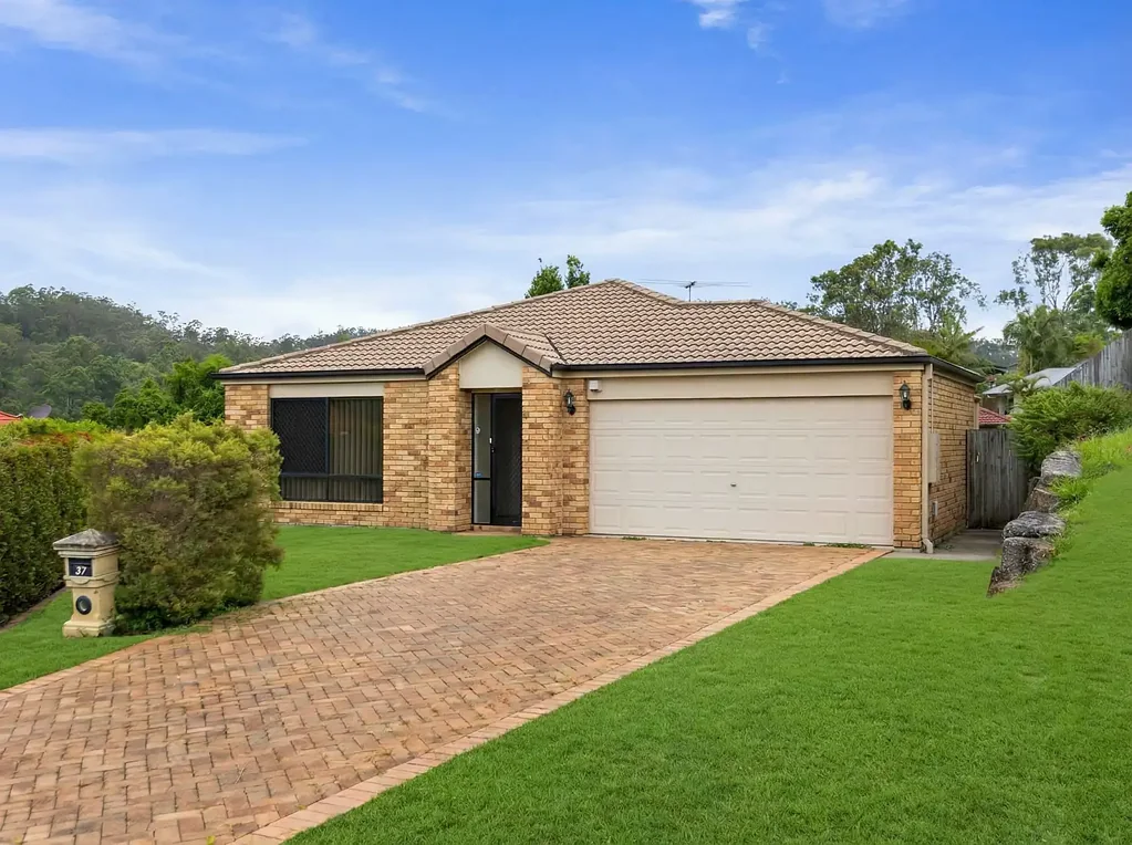Fresh, Spacious Living in a Peaceful Upper Kedron Pocket