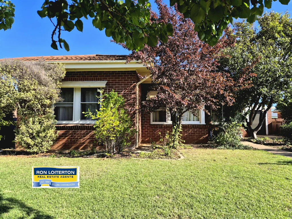 Cootamundra 2 Bedroom Double Brick Home in Prime Location