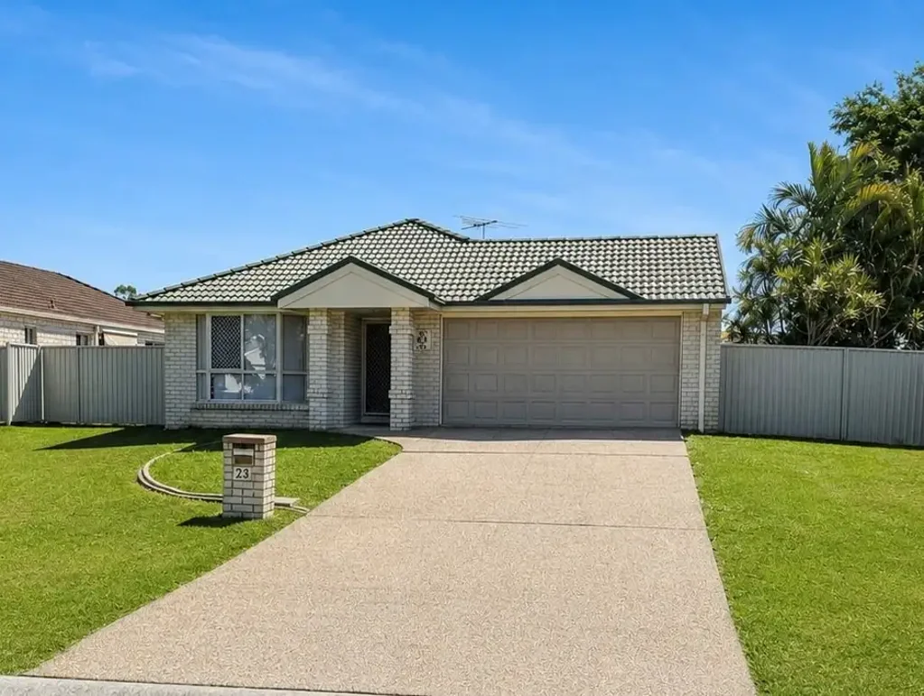 Meadowbrook 4બેડરૂમ LOCATION LOCATION LOCATION CAN'T BE BETTER 
Spacious Family home -  Living in a Quiet Meadowbrook Court