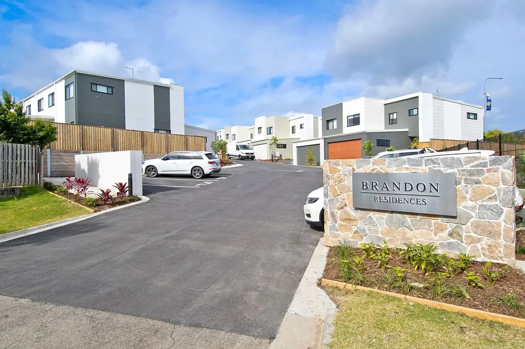 4/4 Harmony Street, Pimpama, QLD 4209