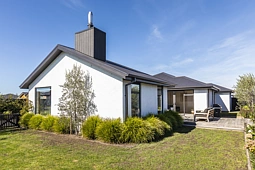 6 Wakeman Drive, Lincoln