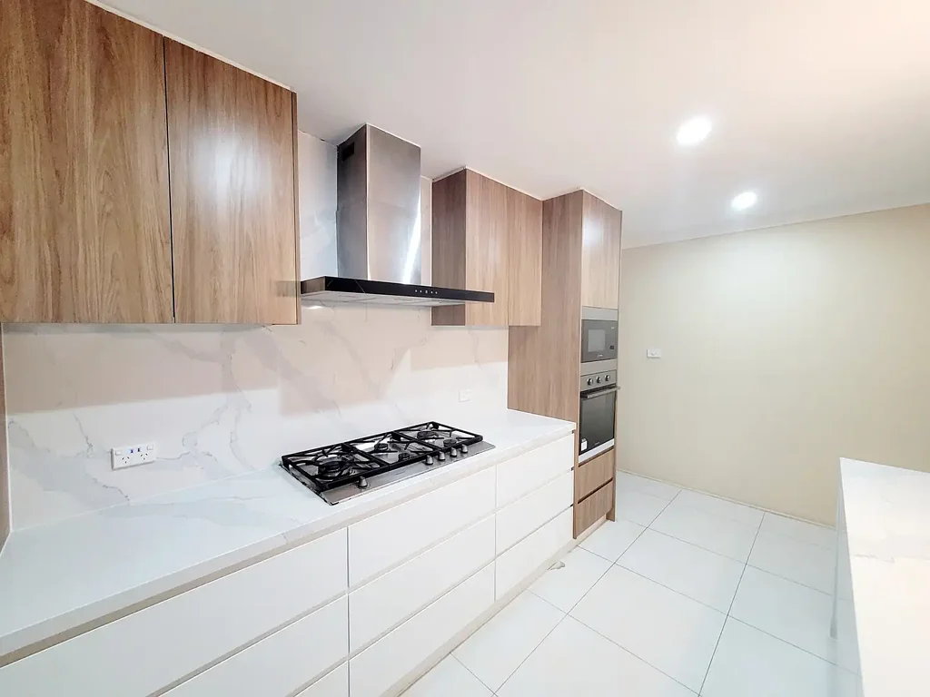 Beautiful 3 bedroom attached house with huge alfresco at back