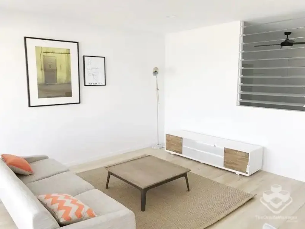 MORDERN SPACIOUS 1 BED APARTMENT