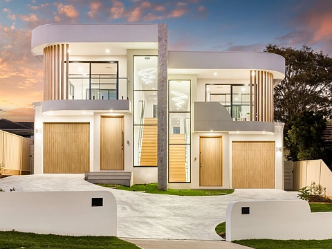Sylvania 5 Bedroom Effortless Luxury Living - Torrens Title Duplex