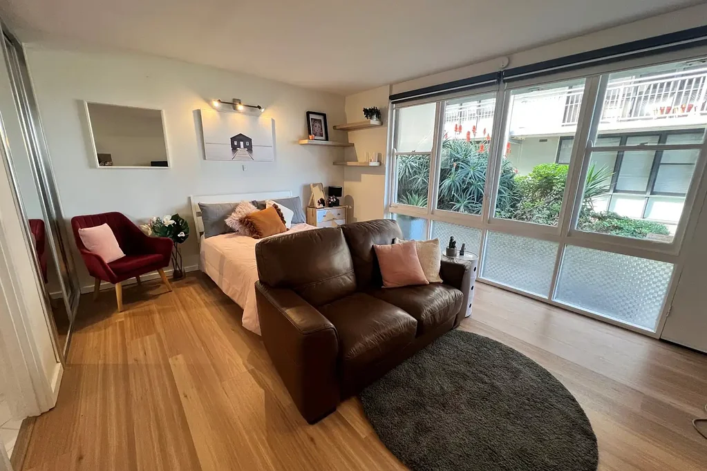 Warm and Inviting Studio in Perfect Location - FULLY FURNISHED
