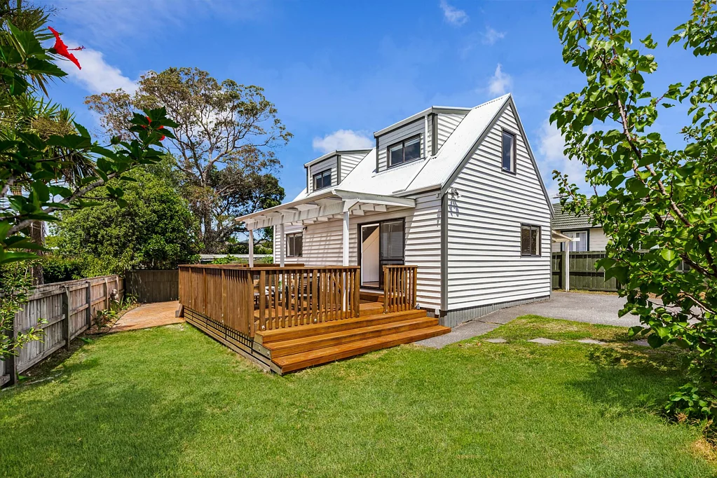 2/12 Neil Avenue, Te Atatu Peninsula, Waitakere City, Auckland