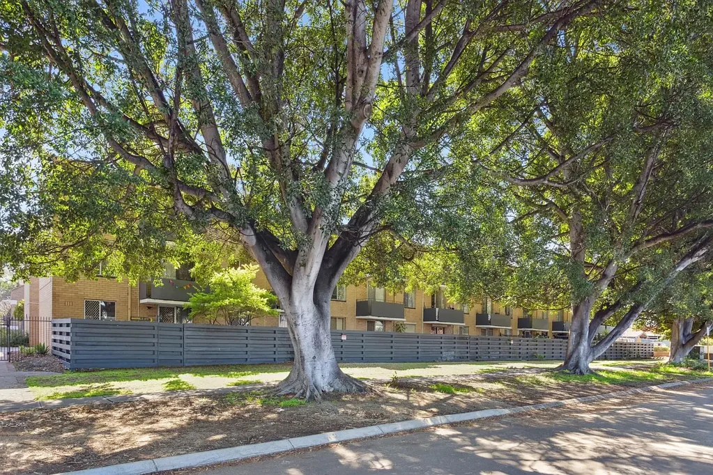 Osborne Park 2 Bedroom Freshly painted and securely leased