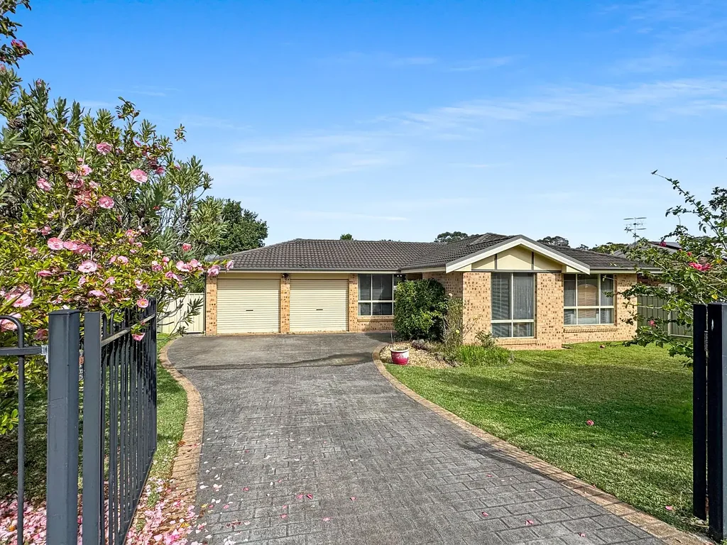 25 Carson Crescent, Callala Bay, NSW 2540