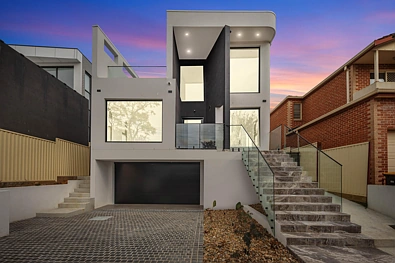Hurstville Grove 6બેડરૂમ Family Living with Space, Style and Sophisticated Design
