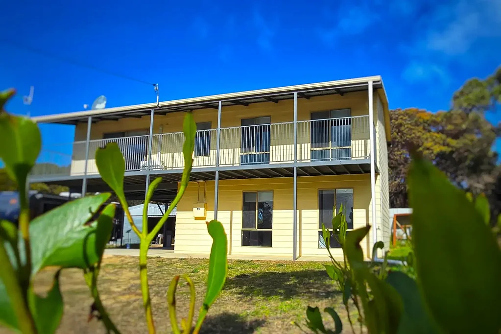 Spacious 6-Bedroom Family Home in the Heart of Hopetoun
