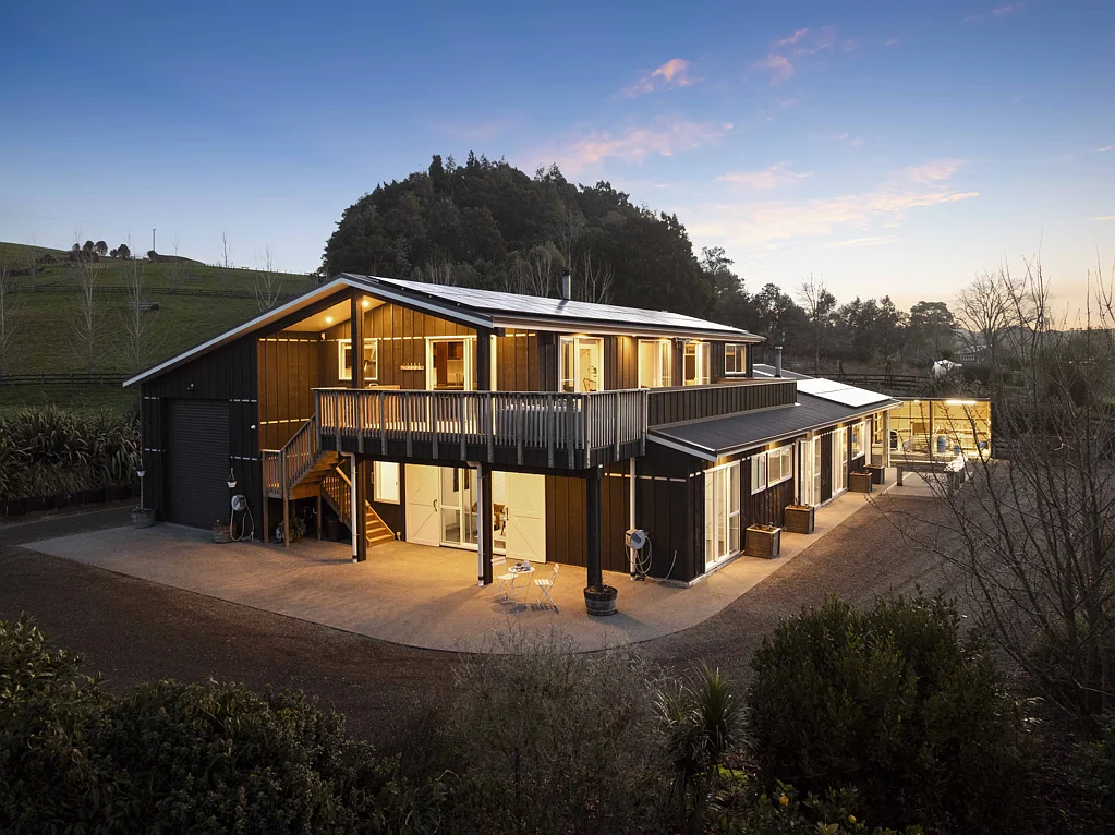 Hunua Architect Designed, Self Sufficient & Family Ready