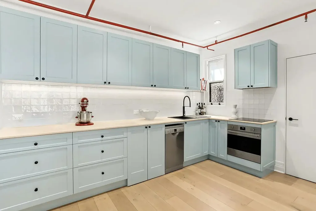 Renovated Sunlit Apartment