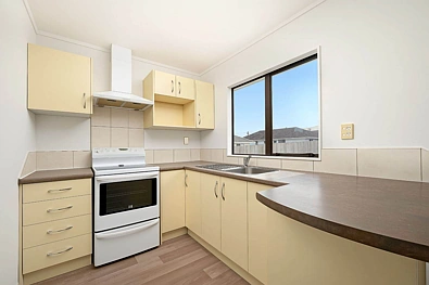 One Bedroom Flat with potential in Prime Glend...