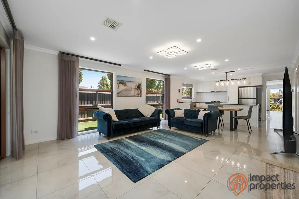 Moncrieff 4Zimmer Stylish, Updated & Perfectly Positioned for Family Living !