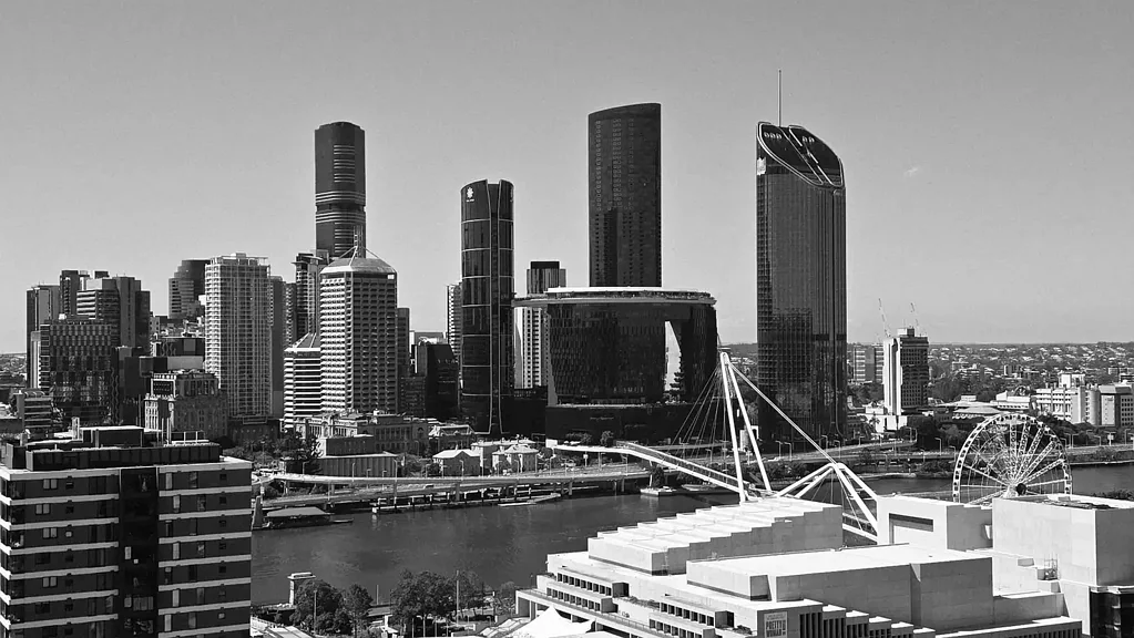 South Brisbane 1Zimmer Maximise CITY VIEW while AWAY from RAILWAY  &  North-Facing